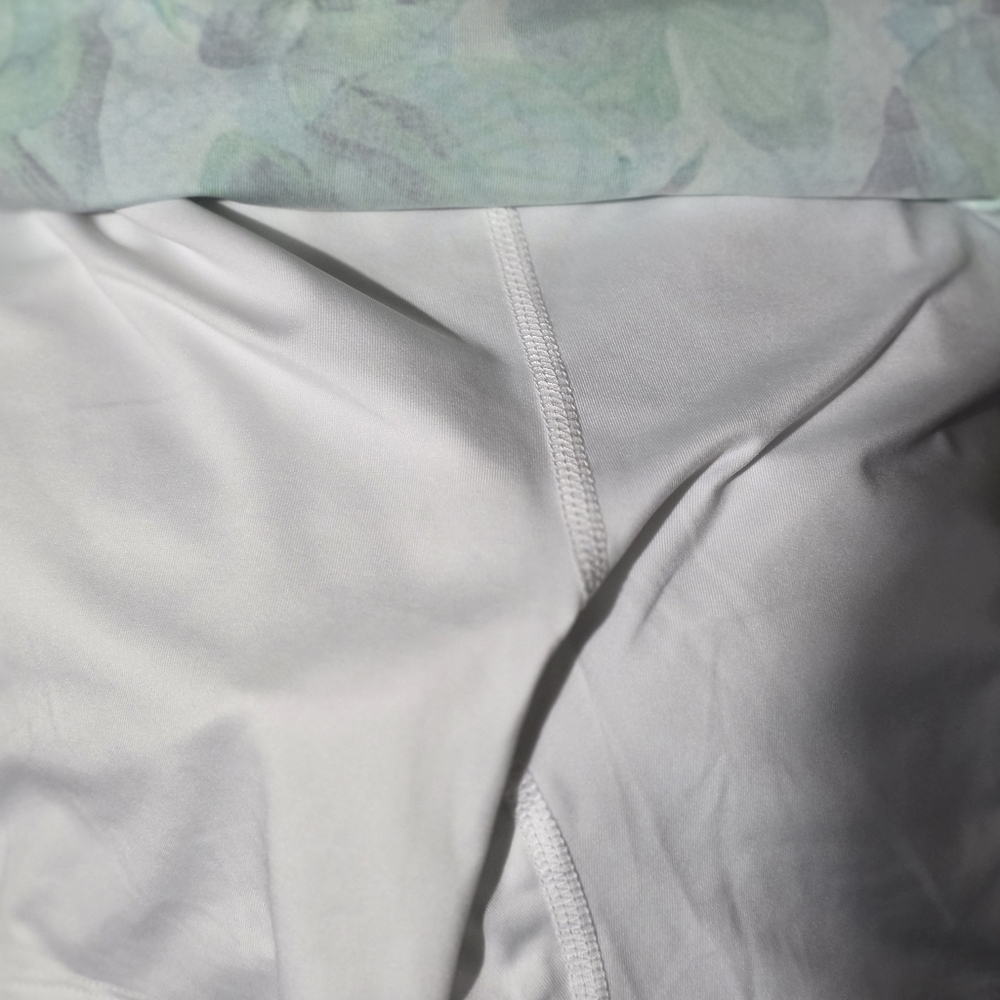 NWT Tommy Bahama Golf Skort - Picture 3 of 4
